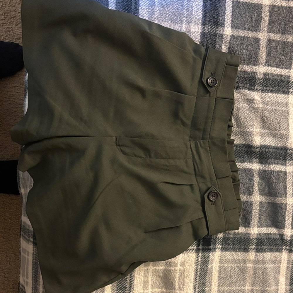 Banana Republic Dark Green Elastic Waist Shorts